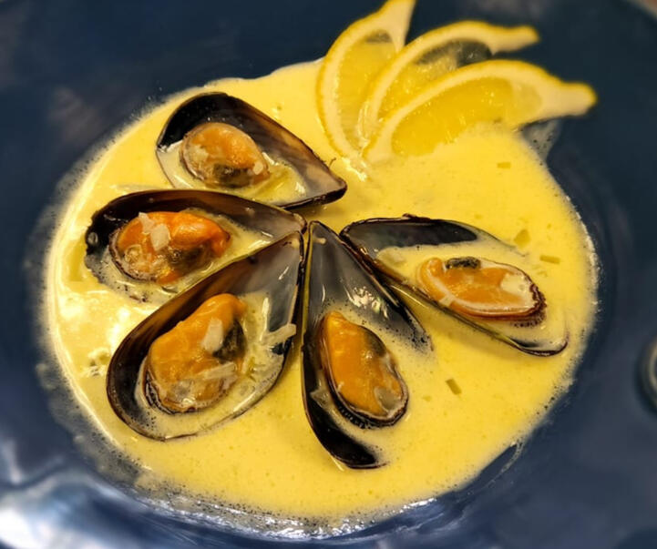 Mussels in a Garlic Creme