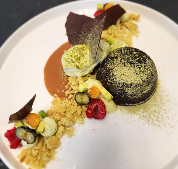 Matcha White Chocolate Crumble Chocolate Fondant